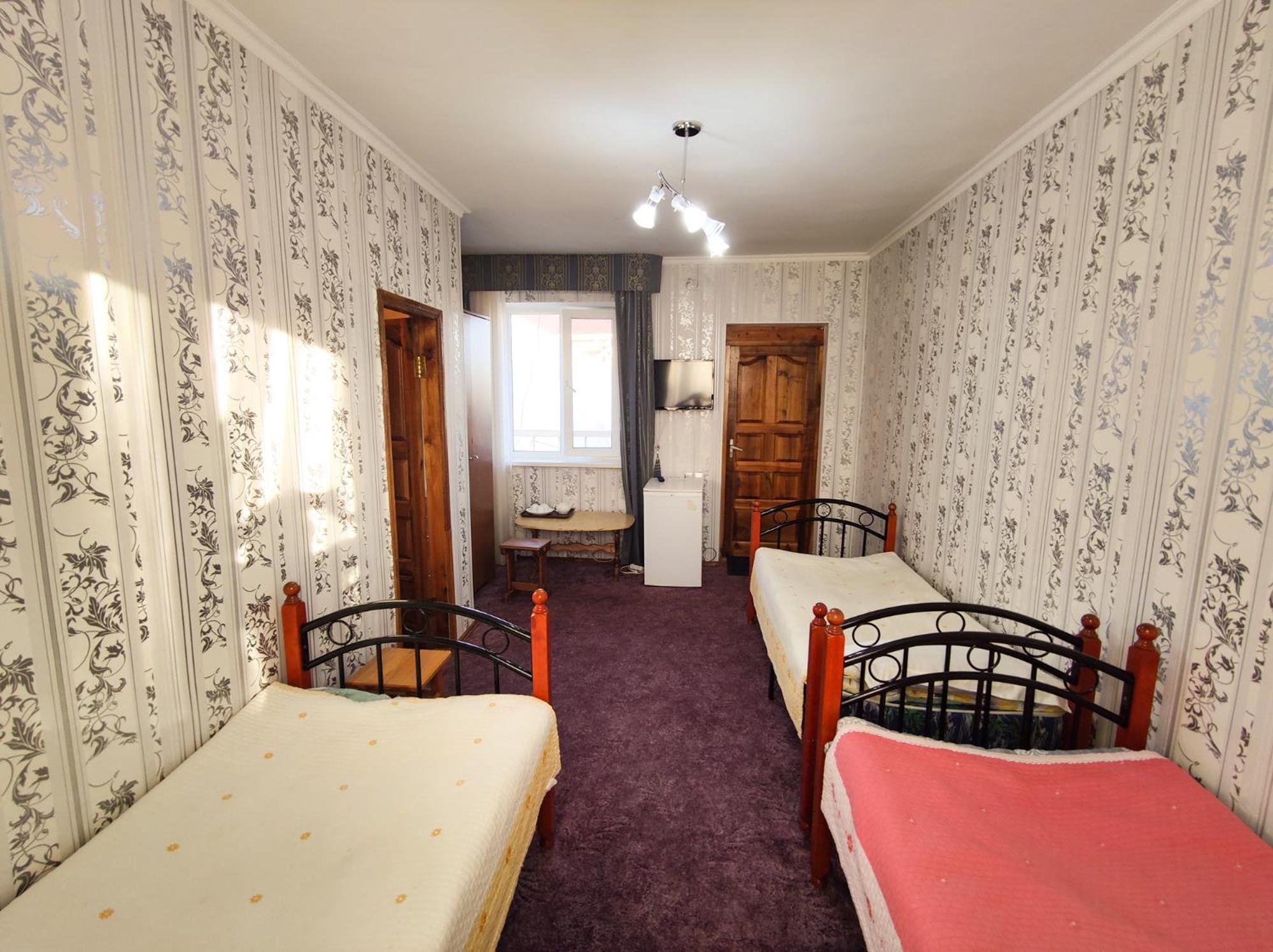 Hotel Адилет Cholpon-Ata Exterior foto
