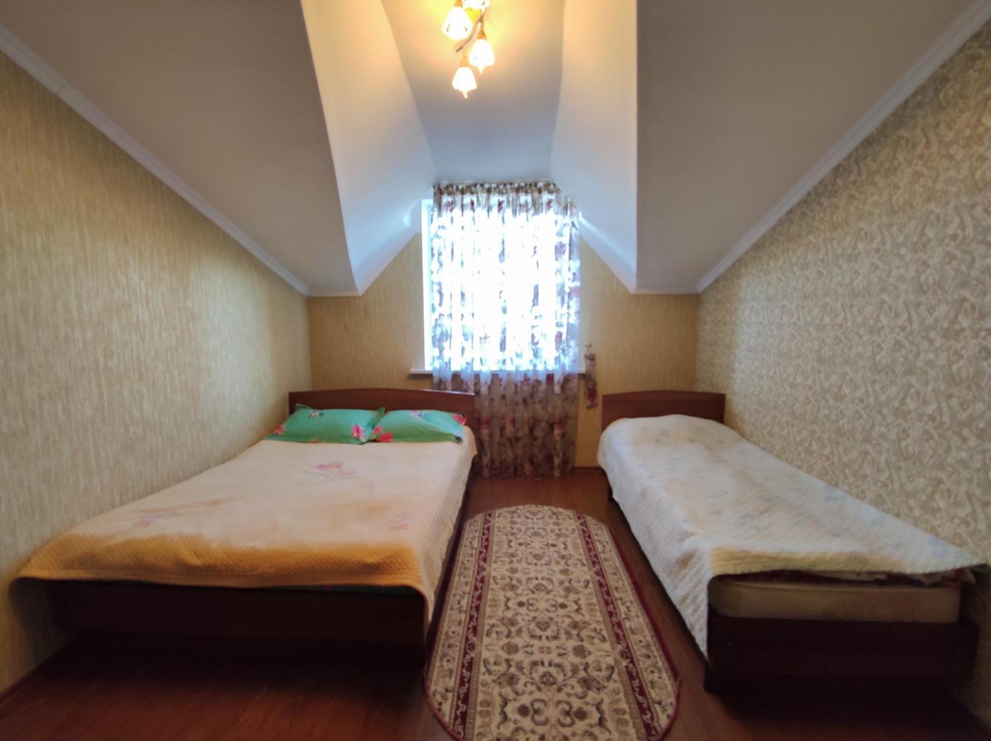 Hotel Адилет Cholpon-Ata Exterior foto