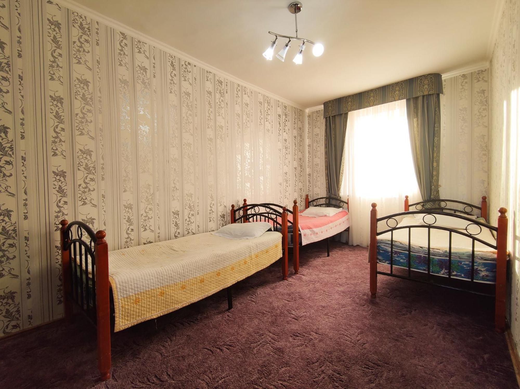 Hotel Адилет Cholpon-Ata Exterior foto
