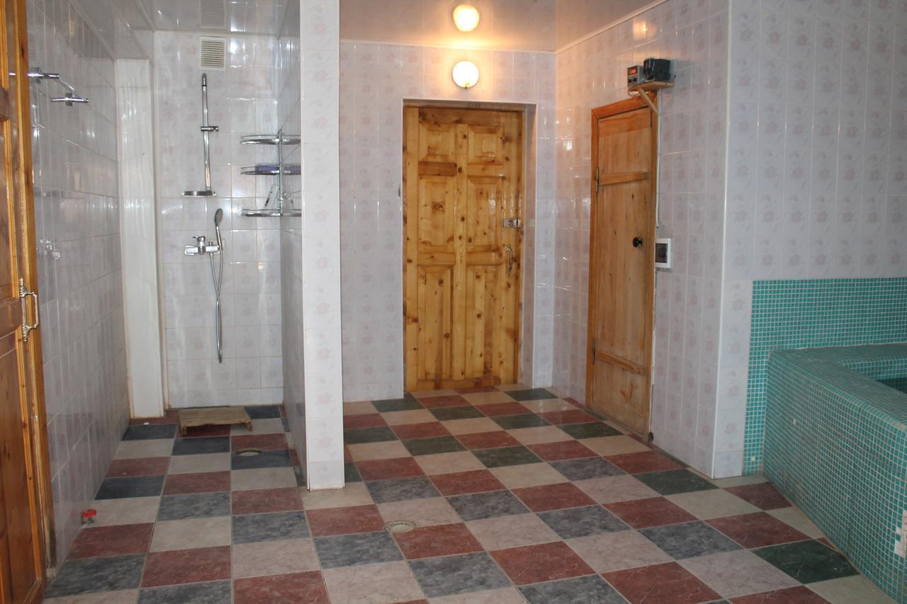 Hotel Адилет Cholpon-Ata Exterior foto